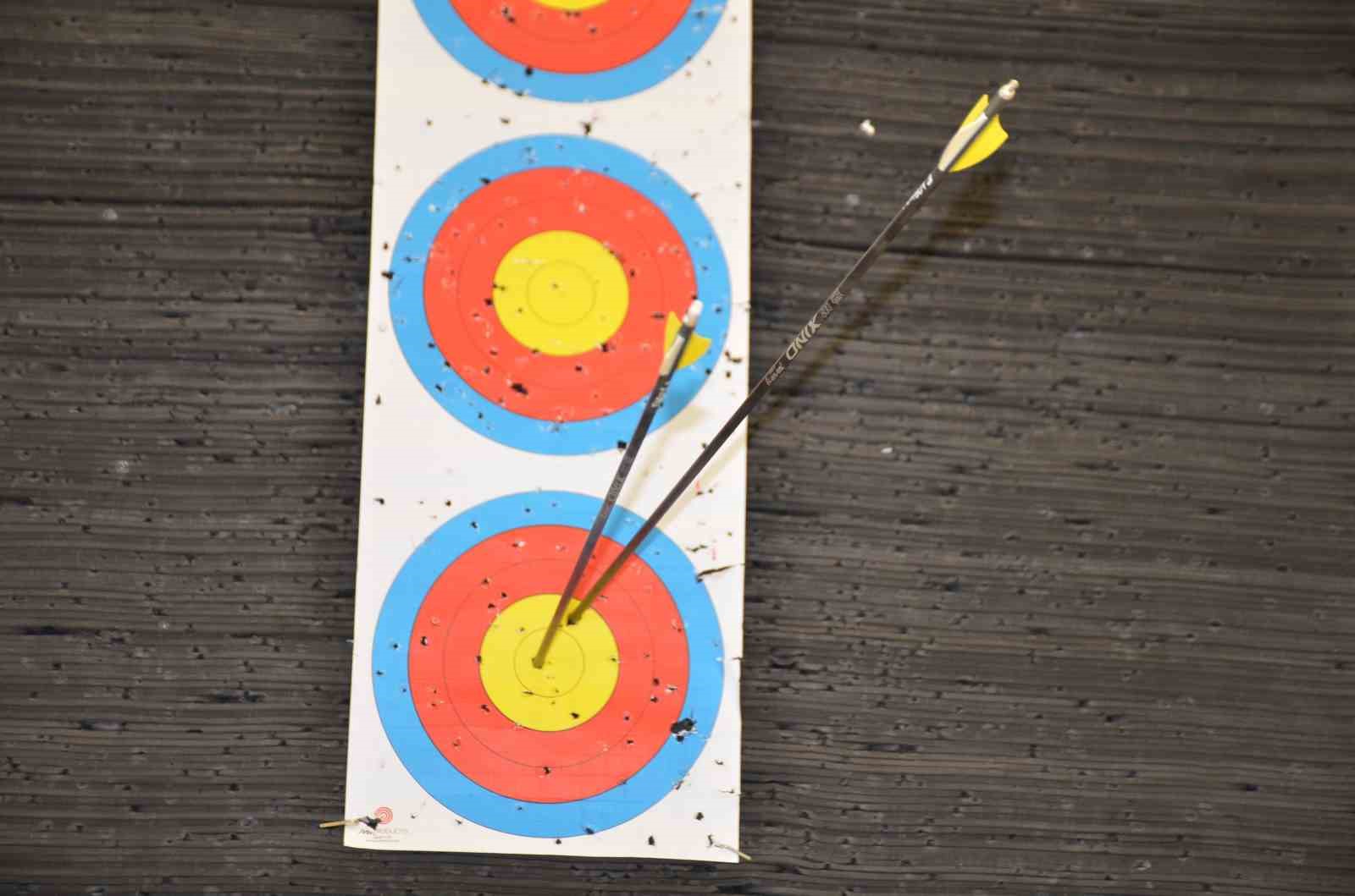 Osmanlı dizilerinden etkilendi, 48 yaşında okçuluğa başladı
Osmanlı dizilerinden etkilendi, 48 yaşında okçuluğa başladı