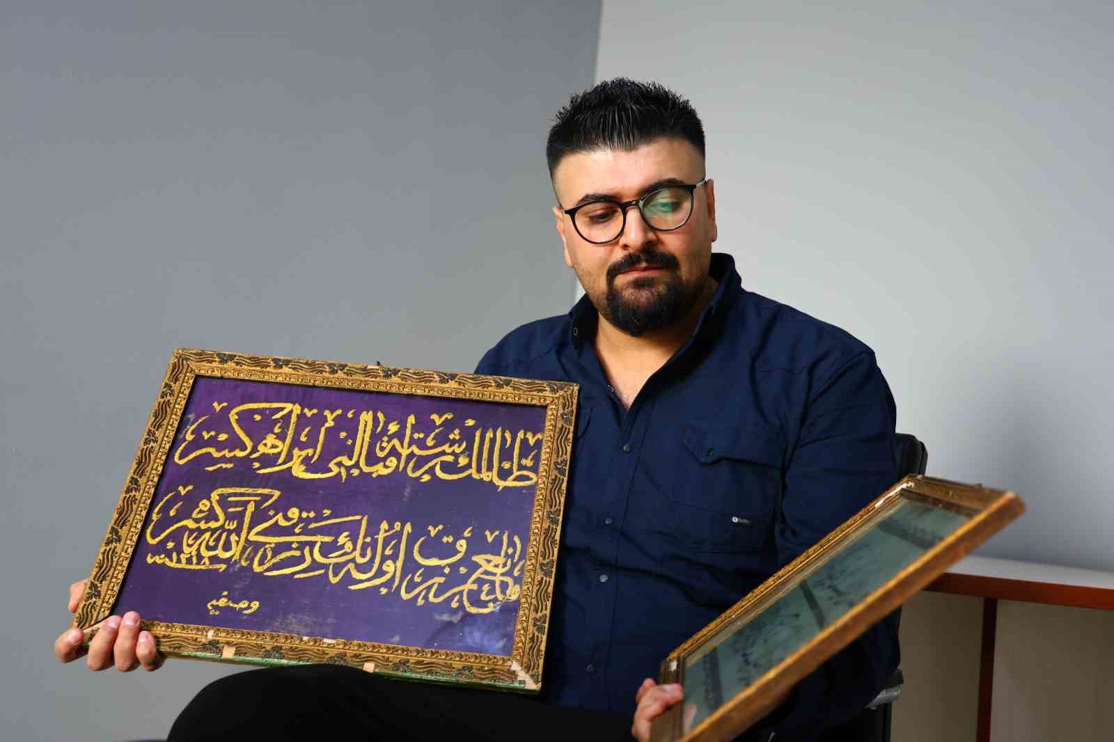 Osmanlı kadınının işlediği 126 yıllık altın sırma hat levhası görenleri hayran bıraktı
