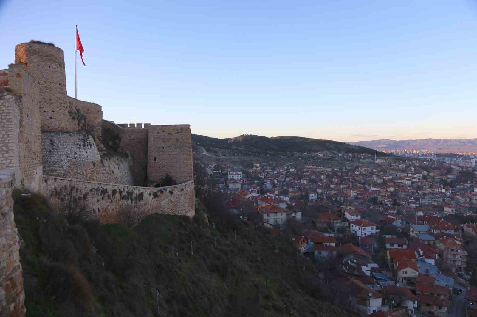 Osmanlı’dan günümüze ulaşan gelenek tarihi kalede yaşatılıyor
