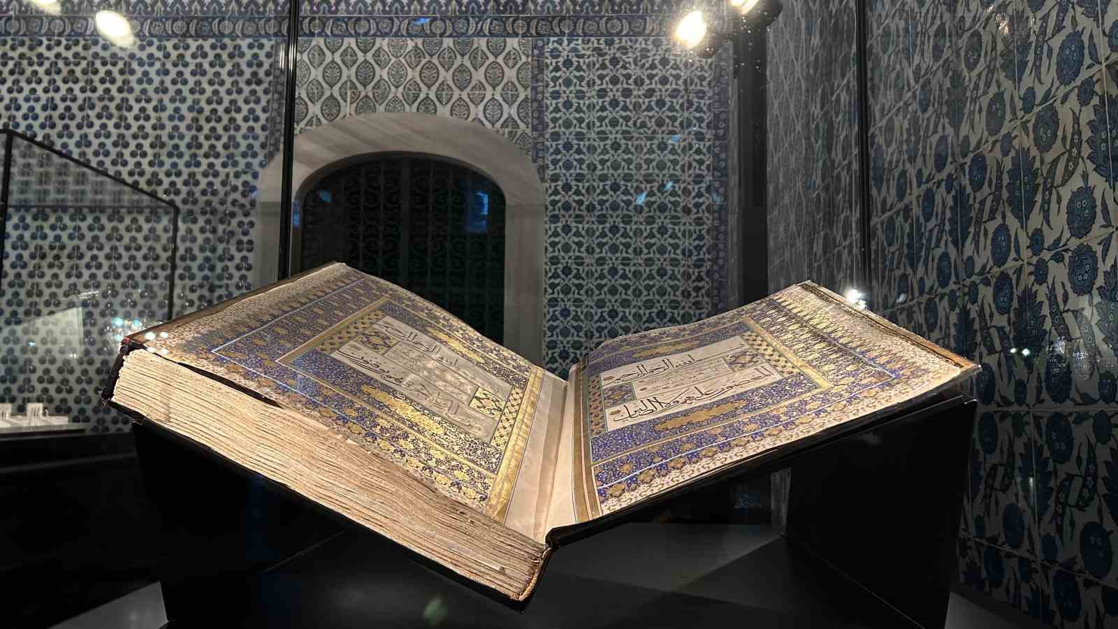 Osmanlı’nın en büyük mushafı Ramazan ayına özel ilk kez Topkapı Sarayı’nda sergide
Osmanlı’nın en büyük mushafı Ramazan ayına özel ilk kez Topkapı Sarayı’nda sergide