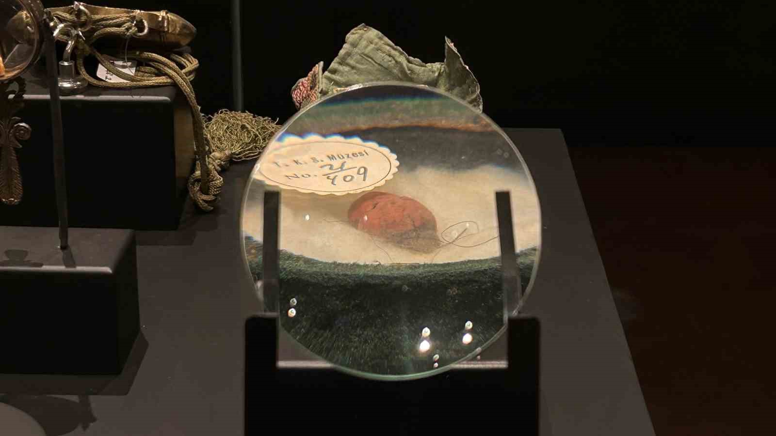 Osmanlı’nın en büyük mushafı Ramazan ayına özel ilk kez Topkapı Sarayı’nda sergide
Osmanlı’nın en büyük mushafı Ramazan ayına özel ilk kez Topkapı Sarayı’nda sergide