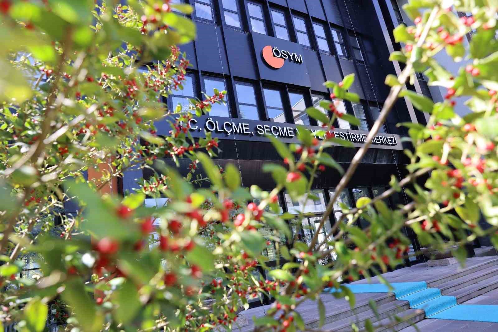 ÖSYM 2025 yılında 8 milyondan fazla adaya sınav hizmeti verdi
