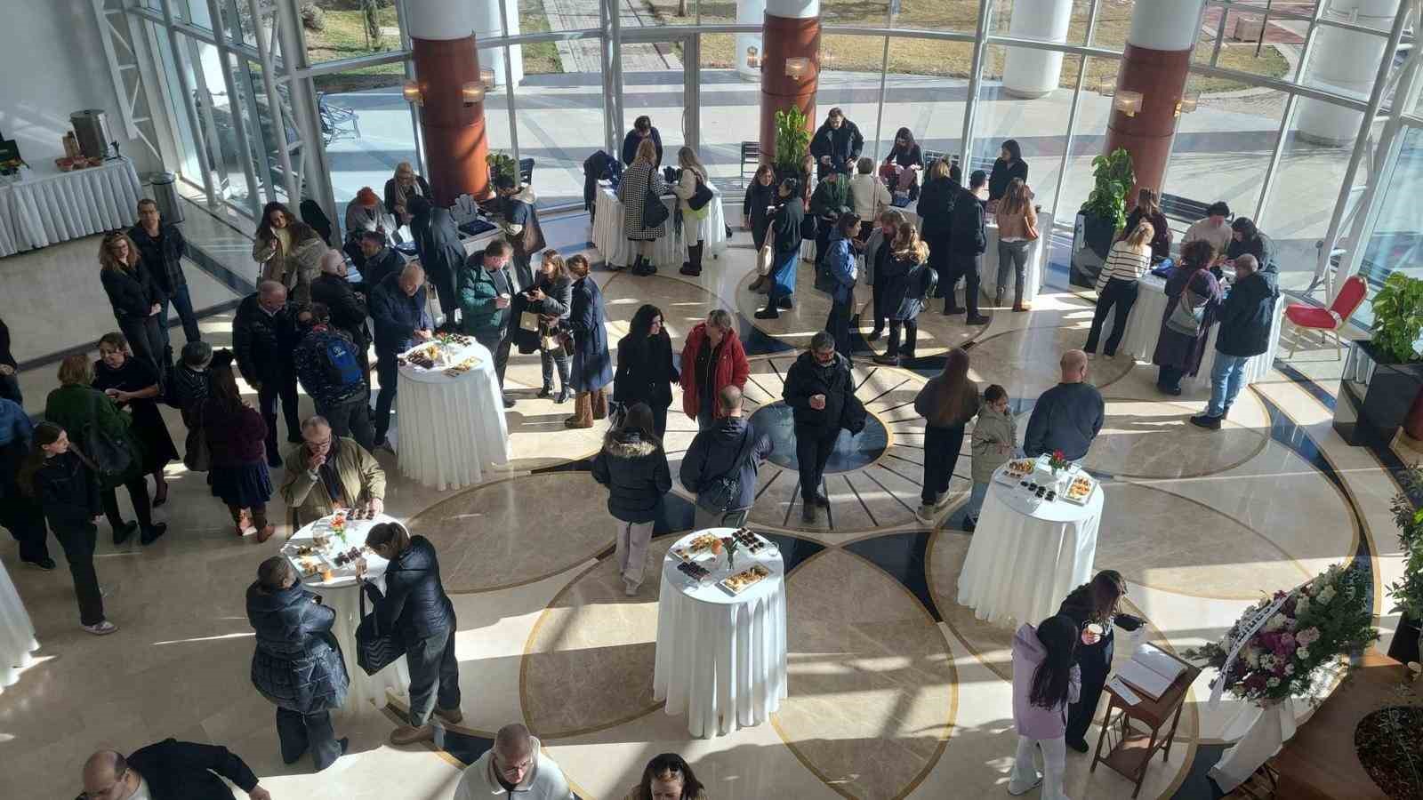 Otel yangınında hayatını kaybeden Tüzgiray çifti anıldı
