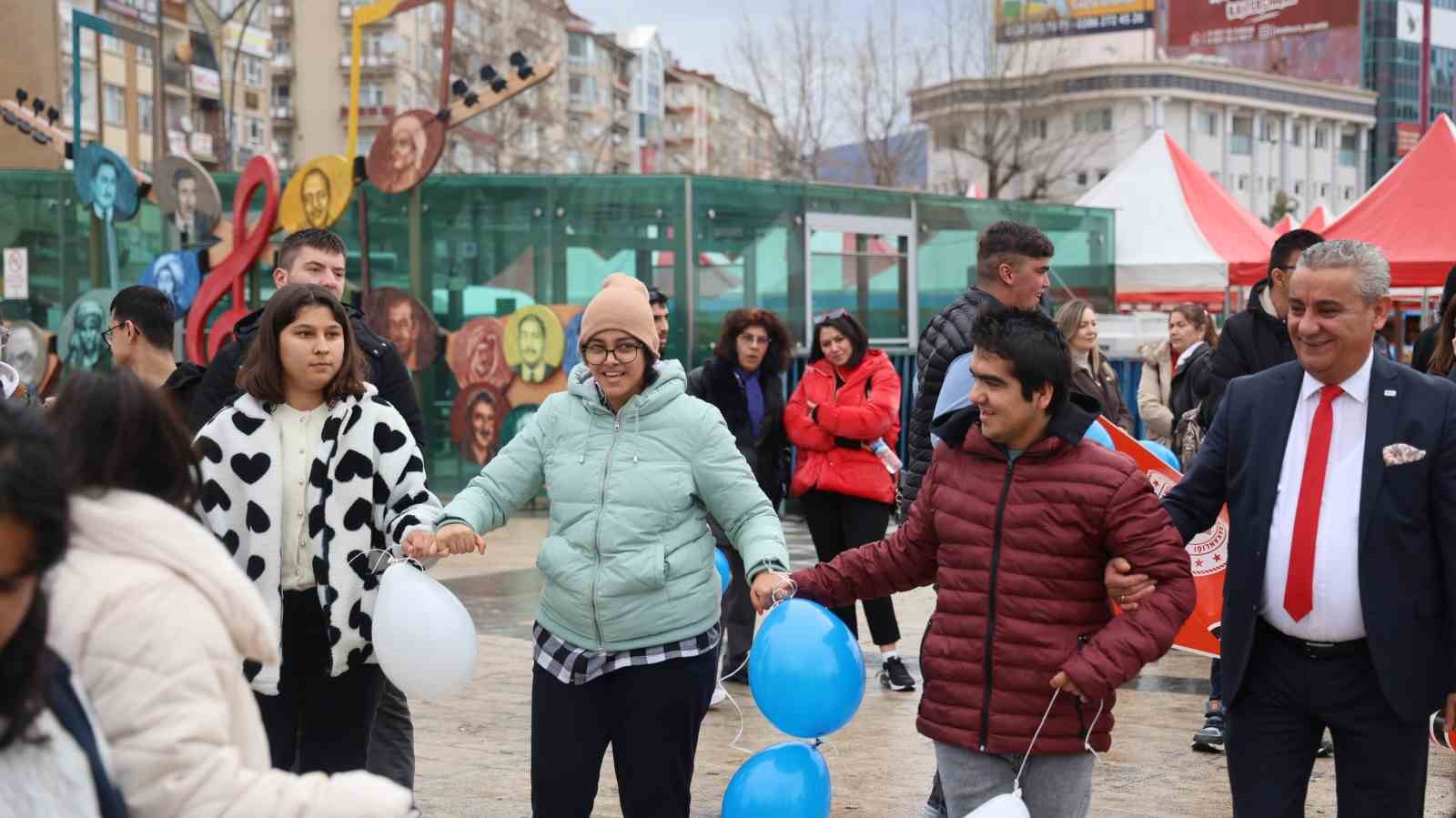 Otizm için Cacabey Meydanı’nda buluşma
