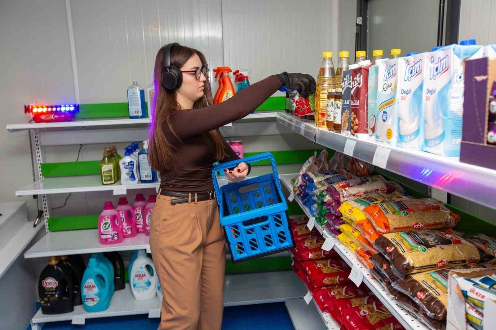 Otizmin zorluklarını yaşayarak öğrendiler
