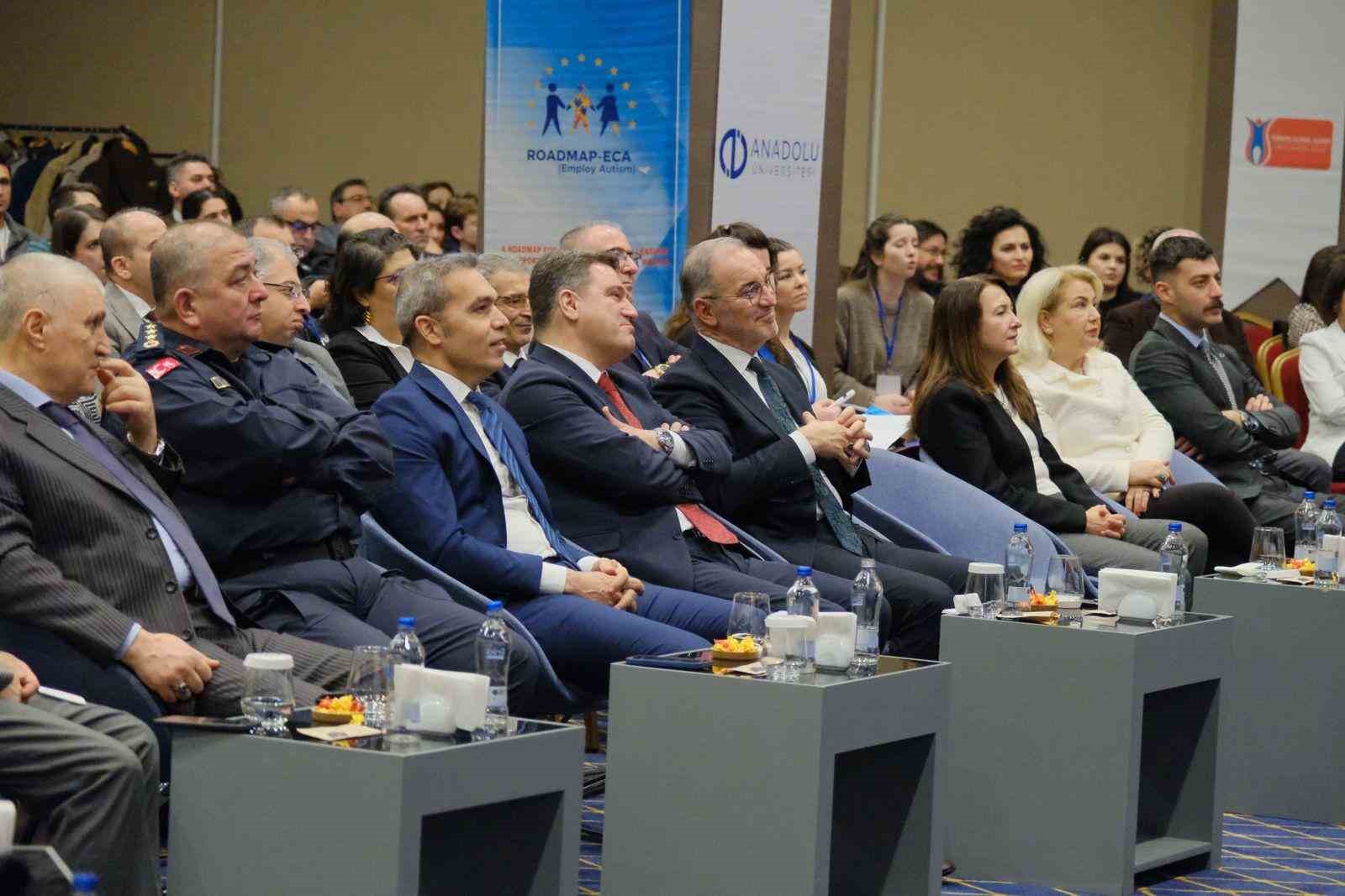 Otizmli gençlerin istihdamı için hazırlanan yol haritası tanıtıldı
