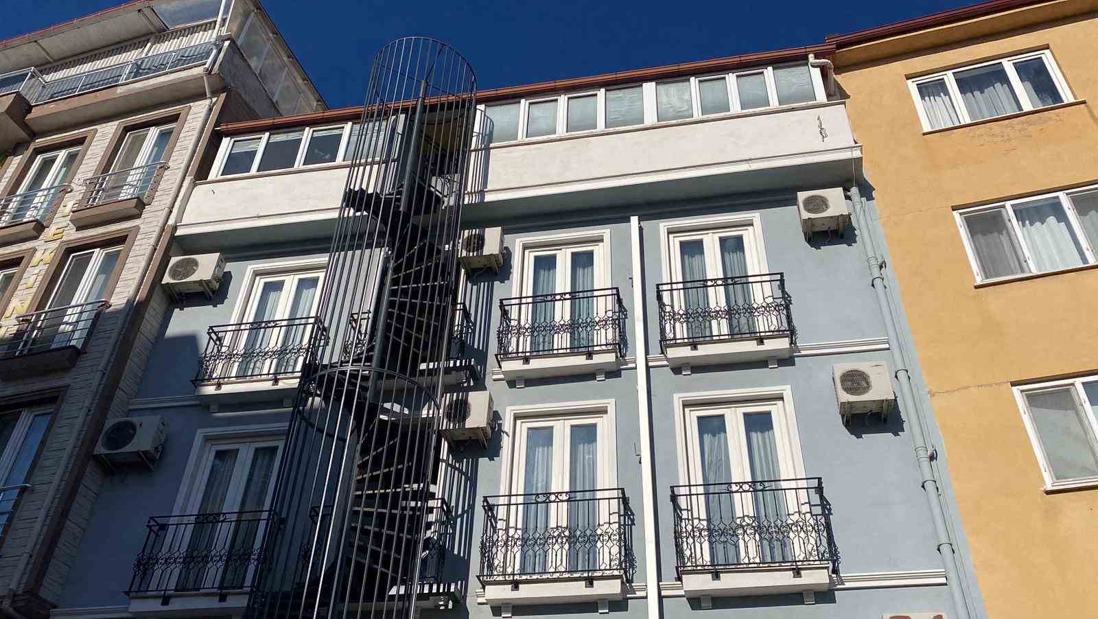 Otobüs şoförü kaldığı otelde ölü bulundu
