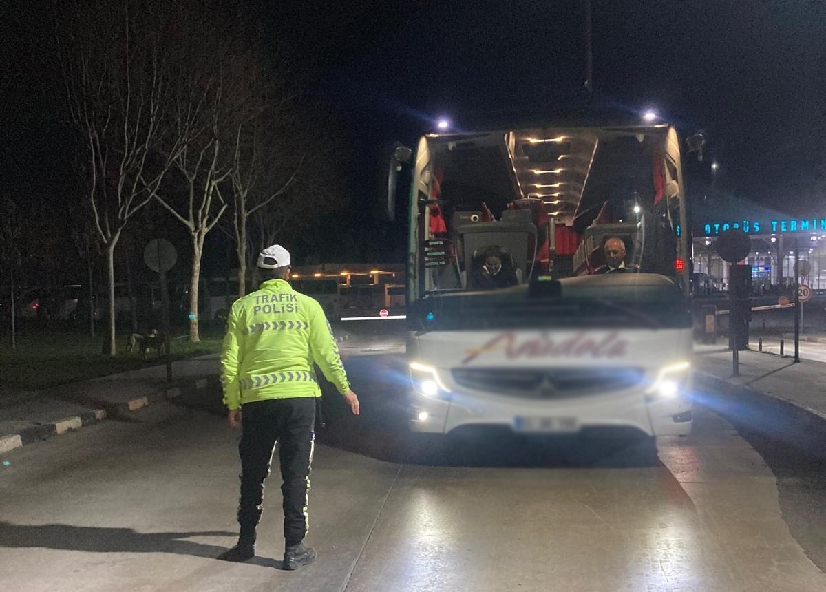 Otobüs terminallerinde emniyet kemeri denetimi
