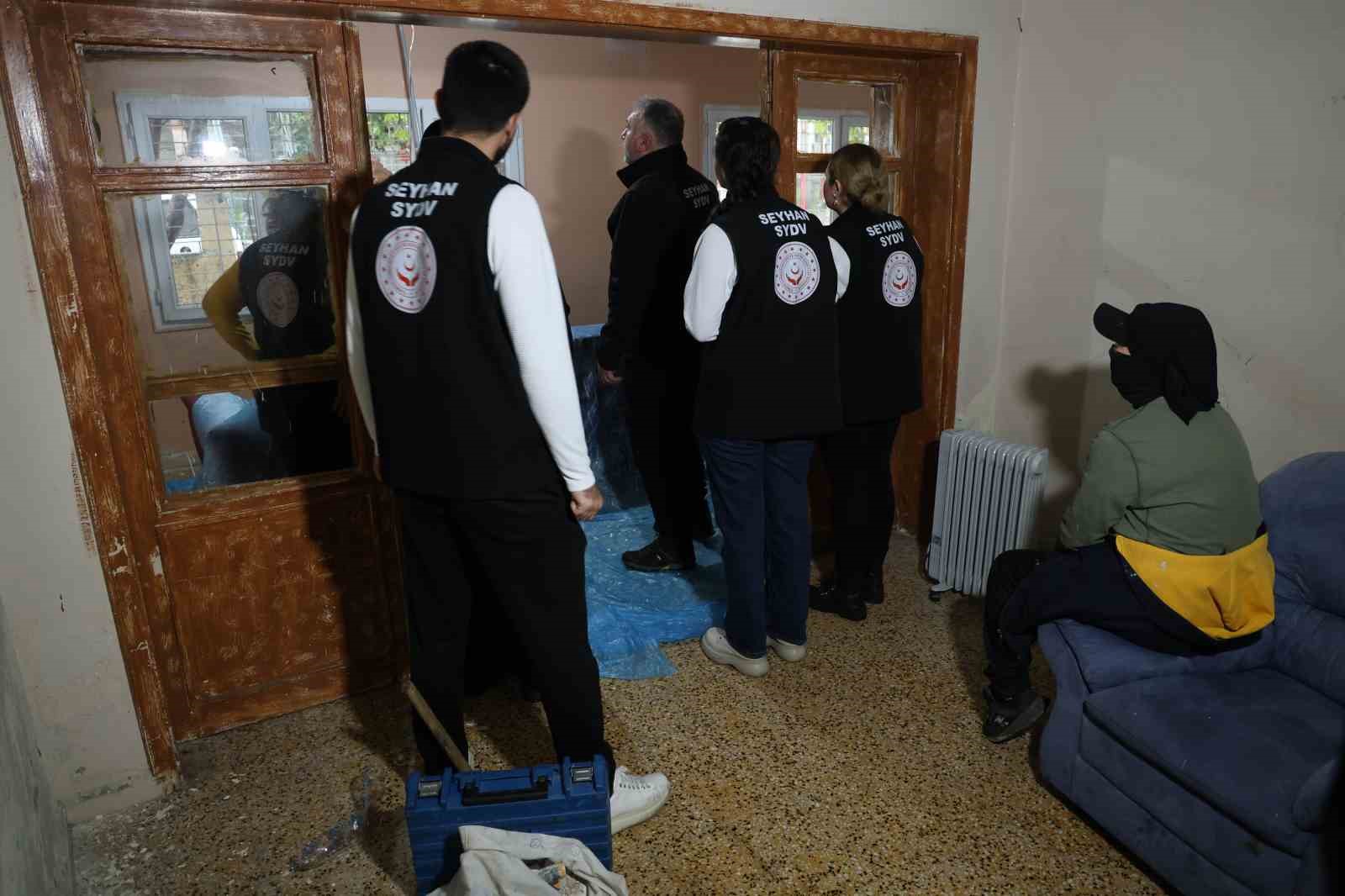 Otogarda söyledikleriyle yürekleri dağlayan çocuk ve ailesi, yeni evlerine kavuştu
