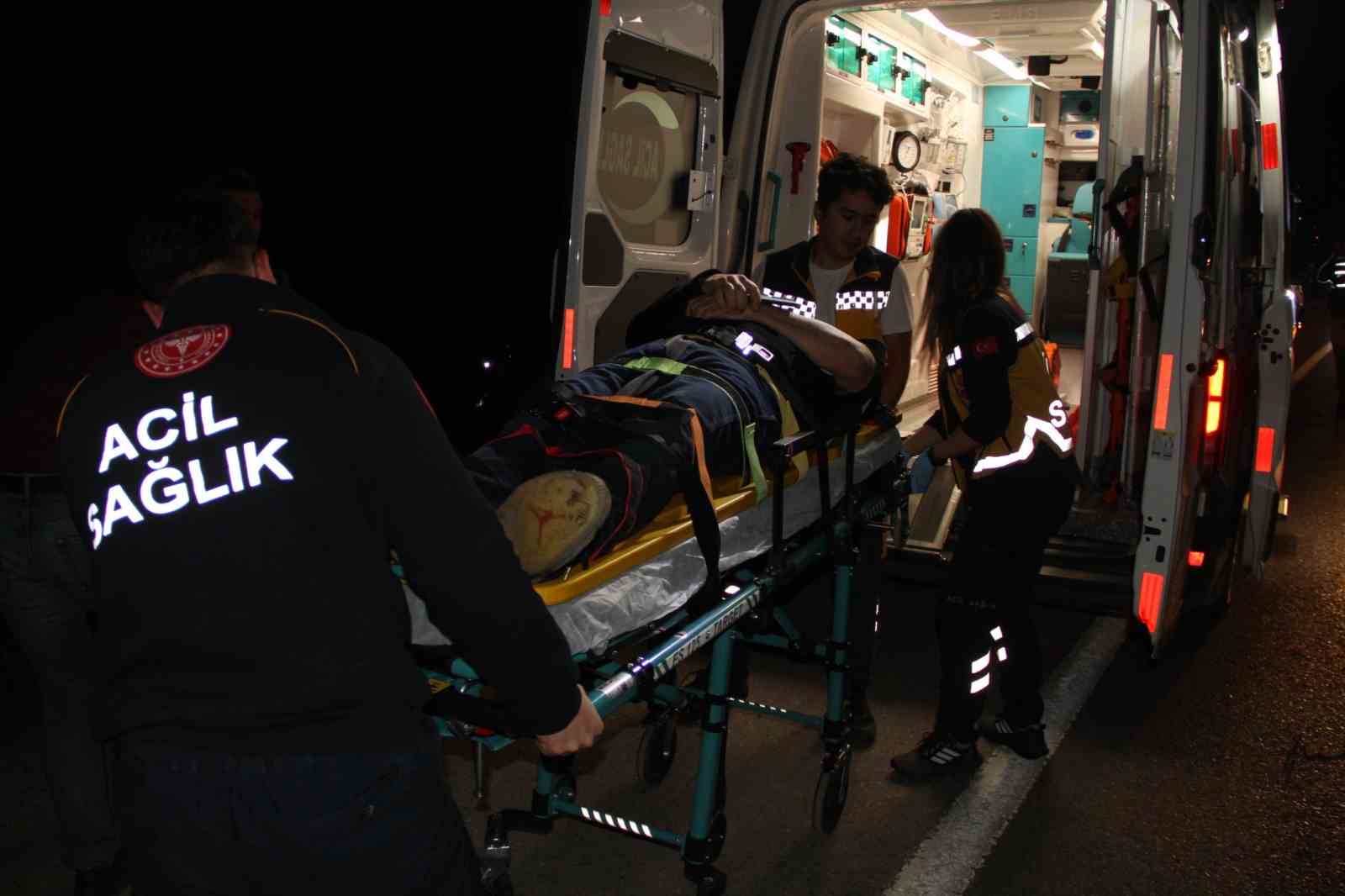 Otomobil fındık bahçesine uçtu: 2 yaralı
