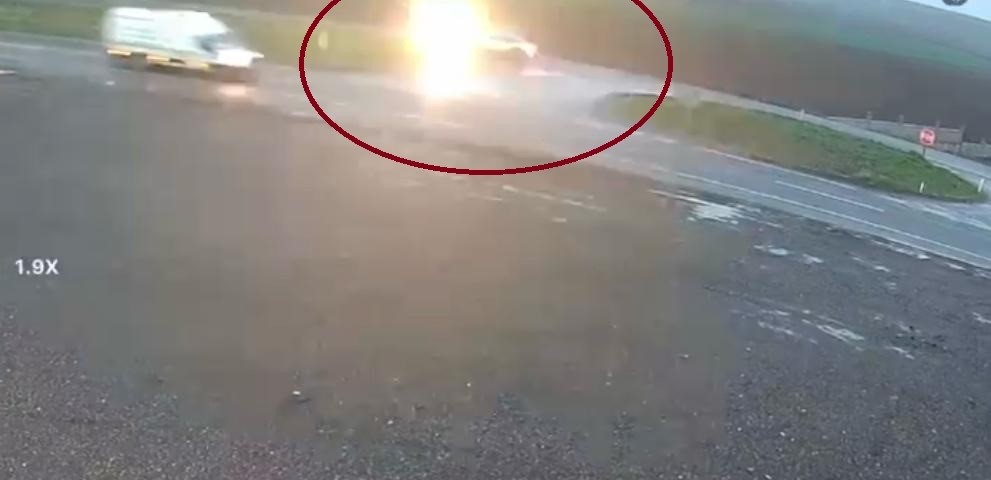 Otomobil ile hafif ticari aracın çarpıştığı kazada 4 yaralı
