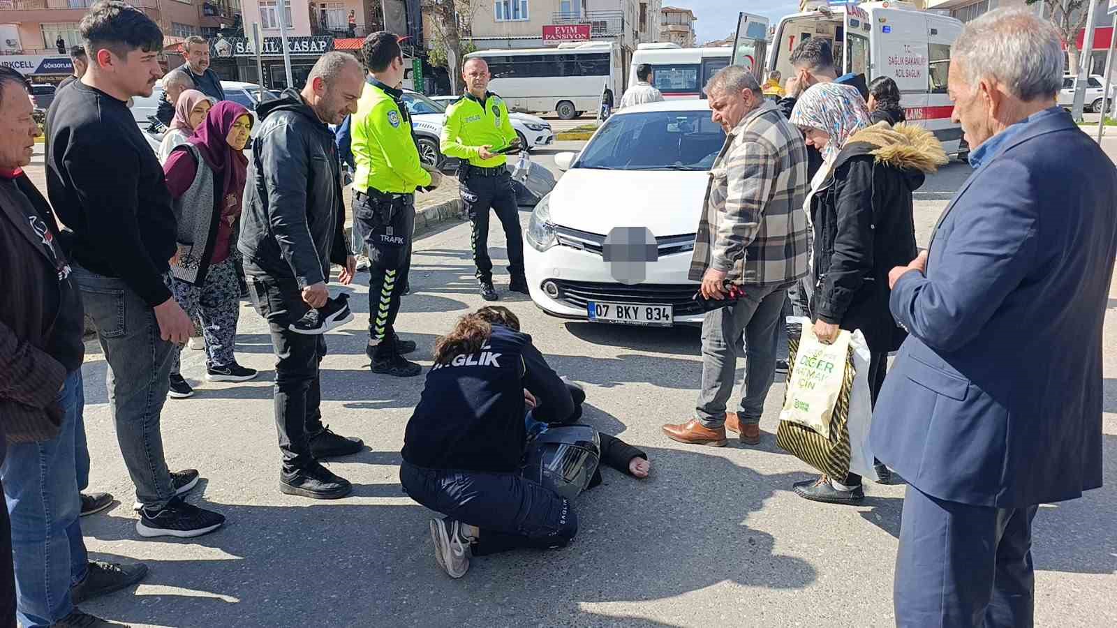 Otomobil ile motosiklet çarpıştı: 1 yaralı
