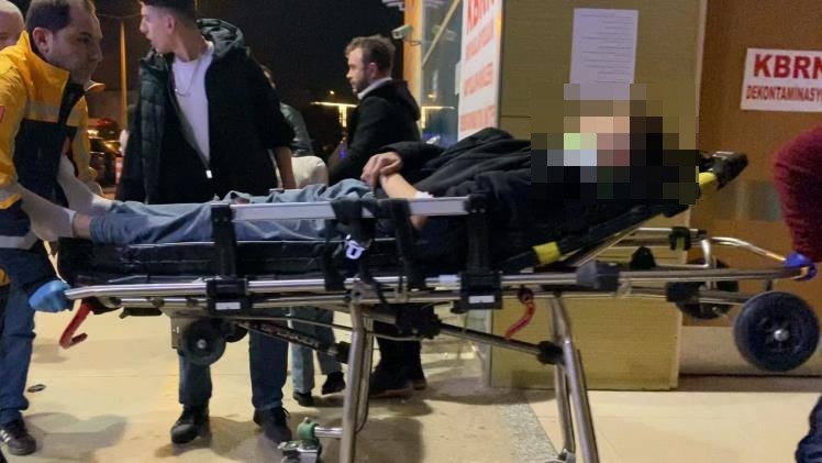 Otomobil ile motosiklet kafa kafaya çarpıştı: 2 yaralı
