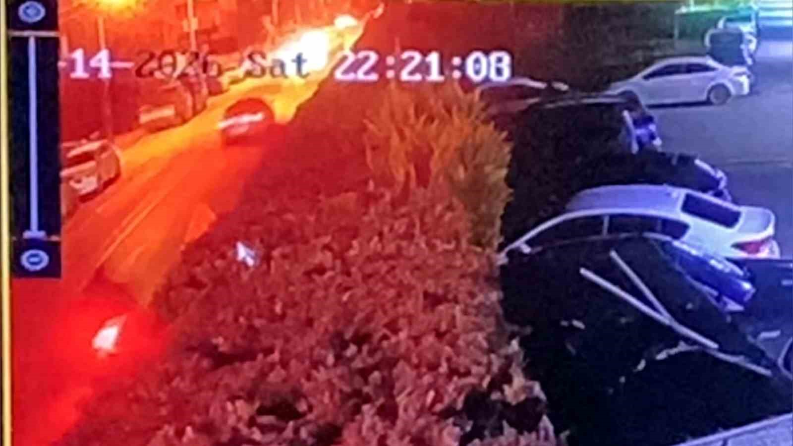 Otomobil ile motosiklet kafa kafaya çarpıştı: 2 yaralı
