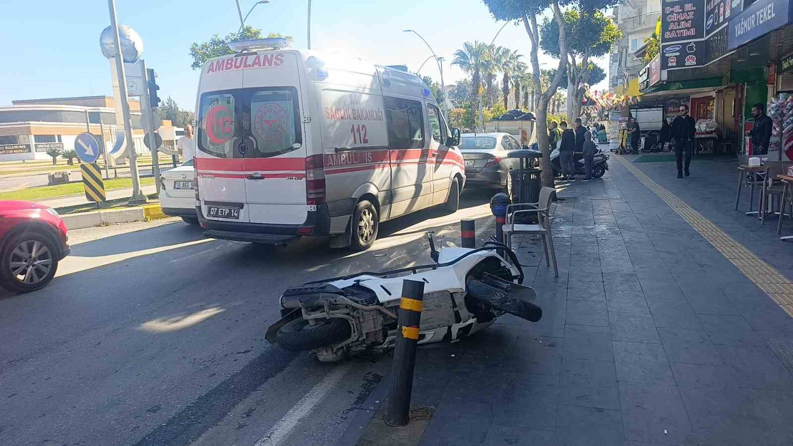 Otomobil ile motosikletin çarpıştığı kazada 1 kişi yaralandı
