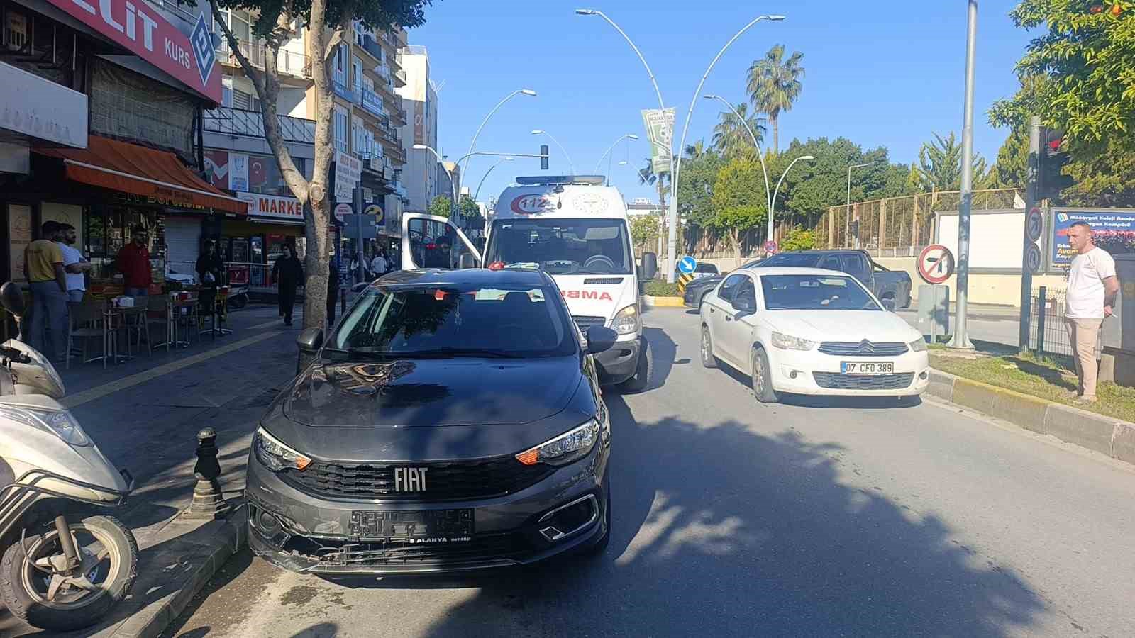 Otomobil ile motosikletin çarpıştığı kazada 1 kişi yaralandı
