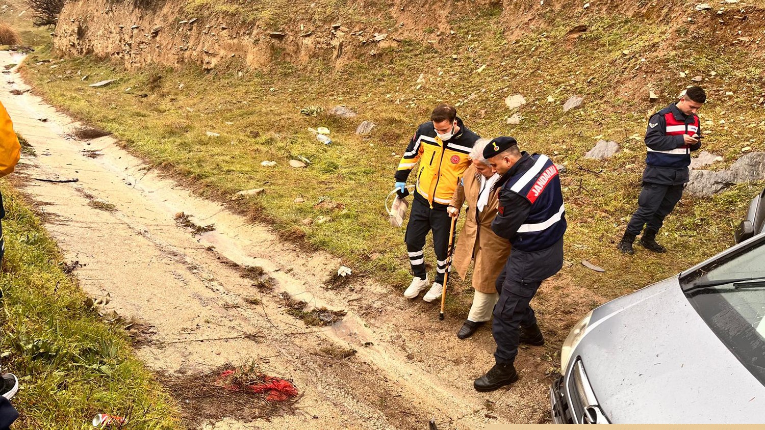 Otomobil şarampole uçtu: 1 yaralı
