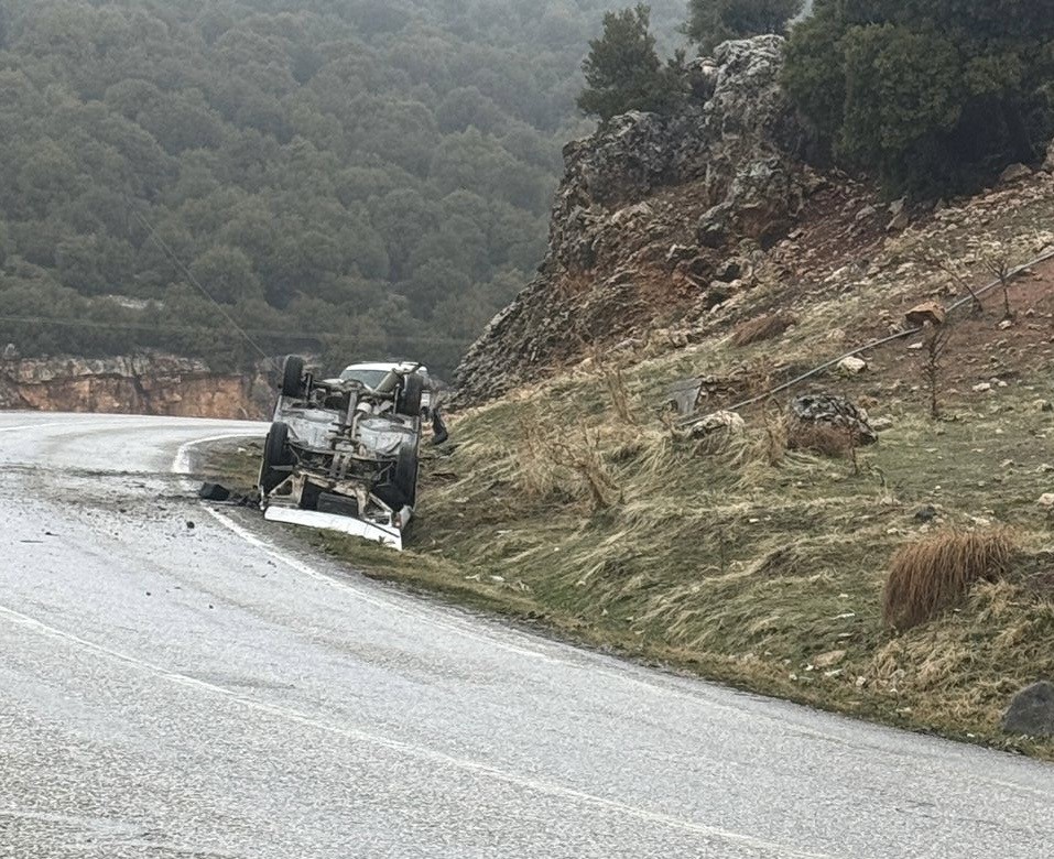 Otomobil takla attı: 2 yaralı
