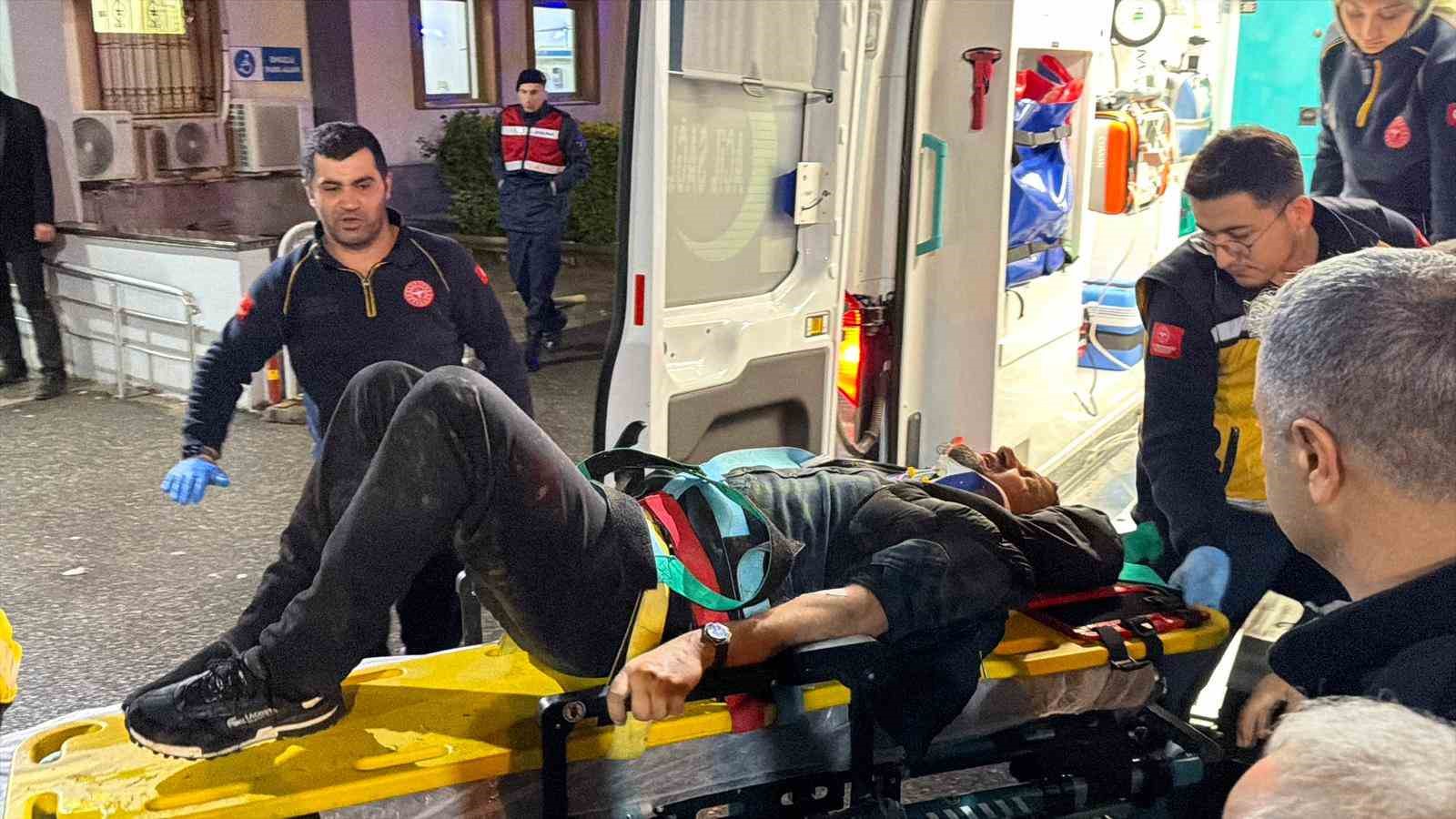 Otomobil uçuruma yuvarlandı: 1 ölü, 4 yaralı
