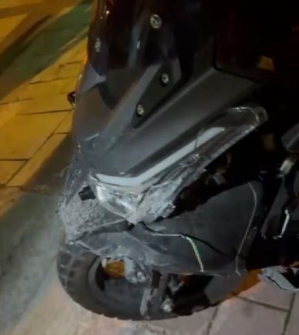 Otomobil ve motosikletin karıştığı kaza güvenlik kamerasına yansıdı
