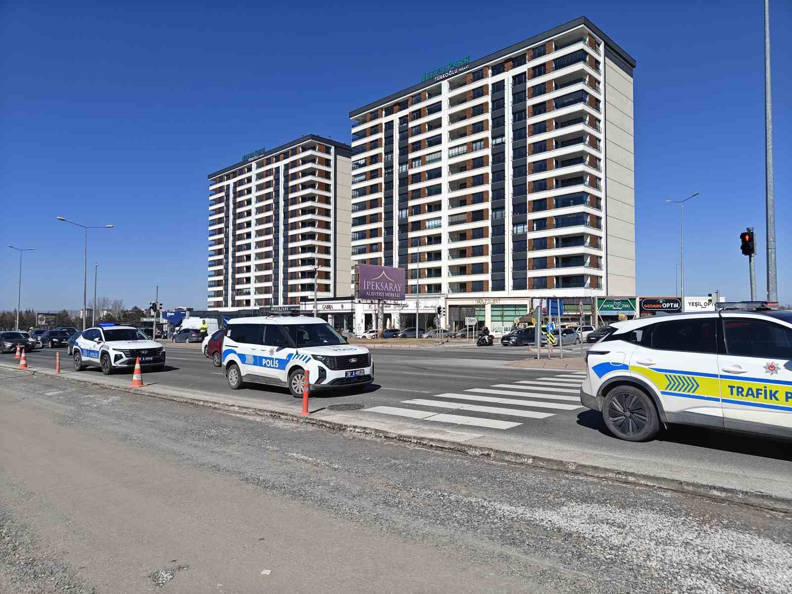 Otomobilin çarptığı 15 yaşındaki çocuk ağır yaralandı
