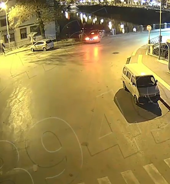 Otomobilin köprüden Yeşilırmak Nehri’ne uçtuğu kaza kamerada
