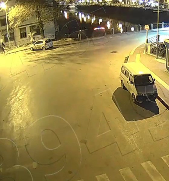 Otomobilin köprüden Yeşilırmak Nehri’ne uçtuğu kaza kamerada
