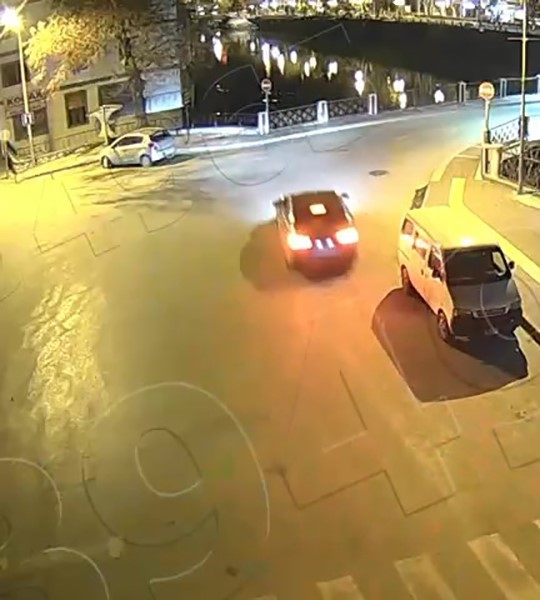 Otomobilin köprüden Yeşilırmak Nehri’ne uçtuğu kaza kamerada
