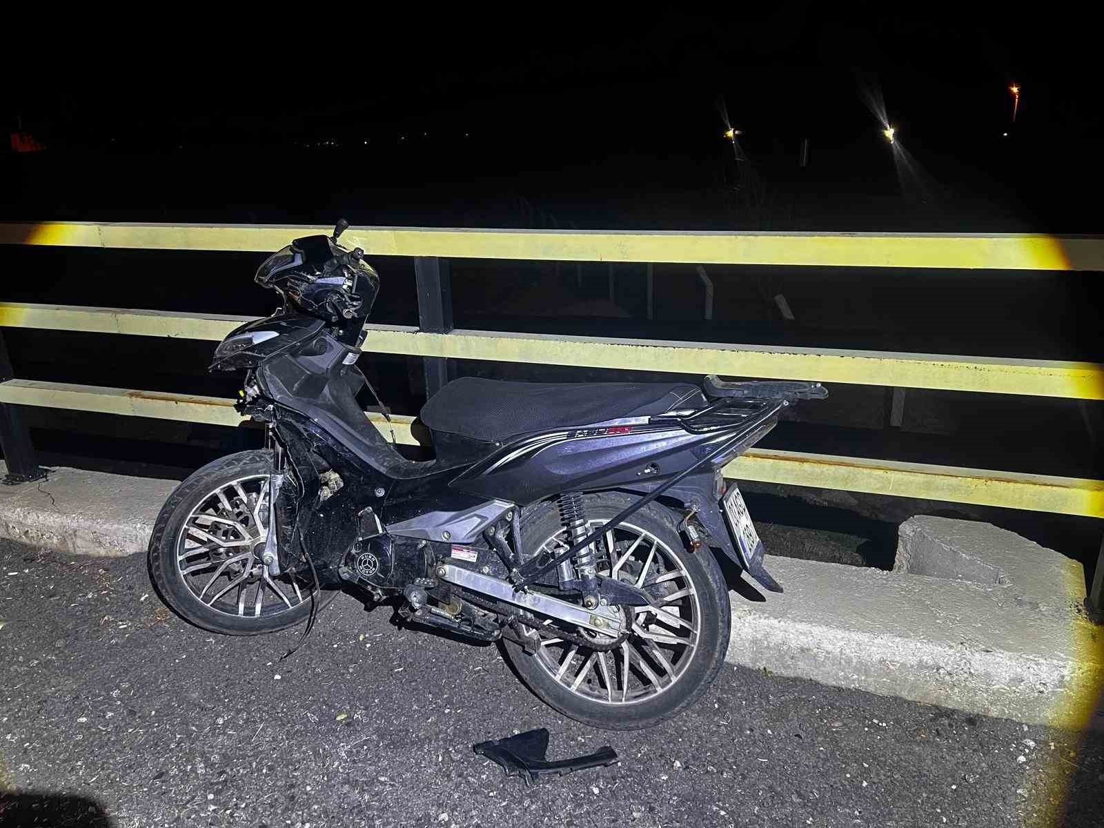 Otomobilin motosikletle çarpıştığı kazada 2 kişi yaralandı
