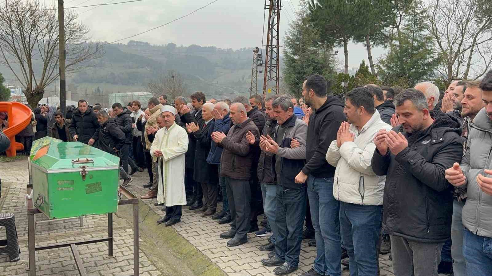 Otomobilin tıra ok gibi saplandığı kaza güvenlik kamerasında
Otomobilin tıra ok gibi saplandığı kaza güvenlik kamerasında
