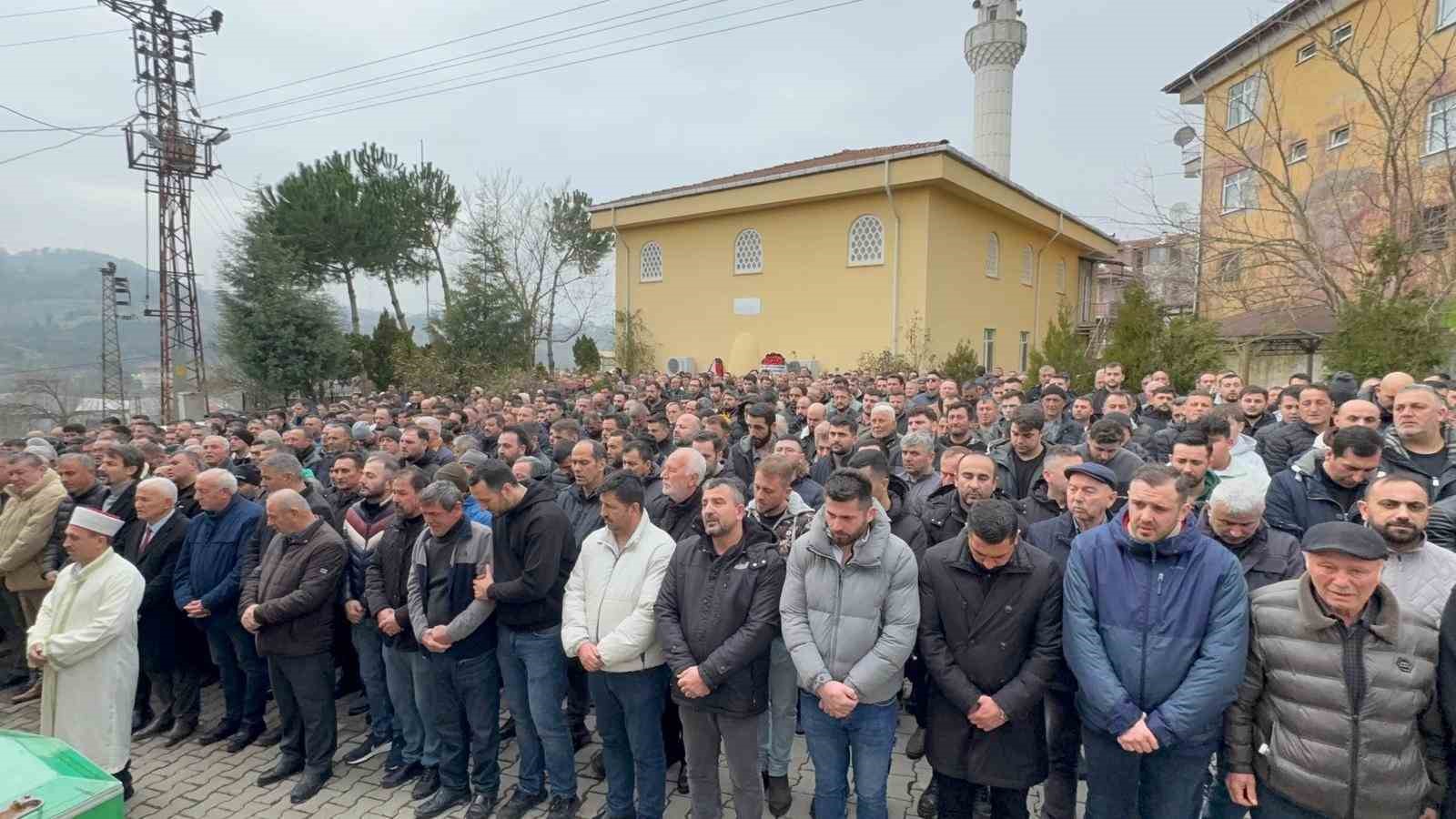 Otomobilin tıra ok gibi saplandığı kaza güvenlik kamerasında
Otomobilin tıra ok gibi saplandığı kaza güvenlik kamerasında
