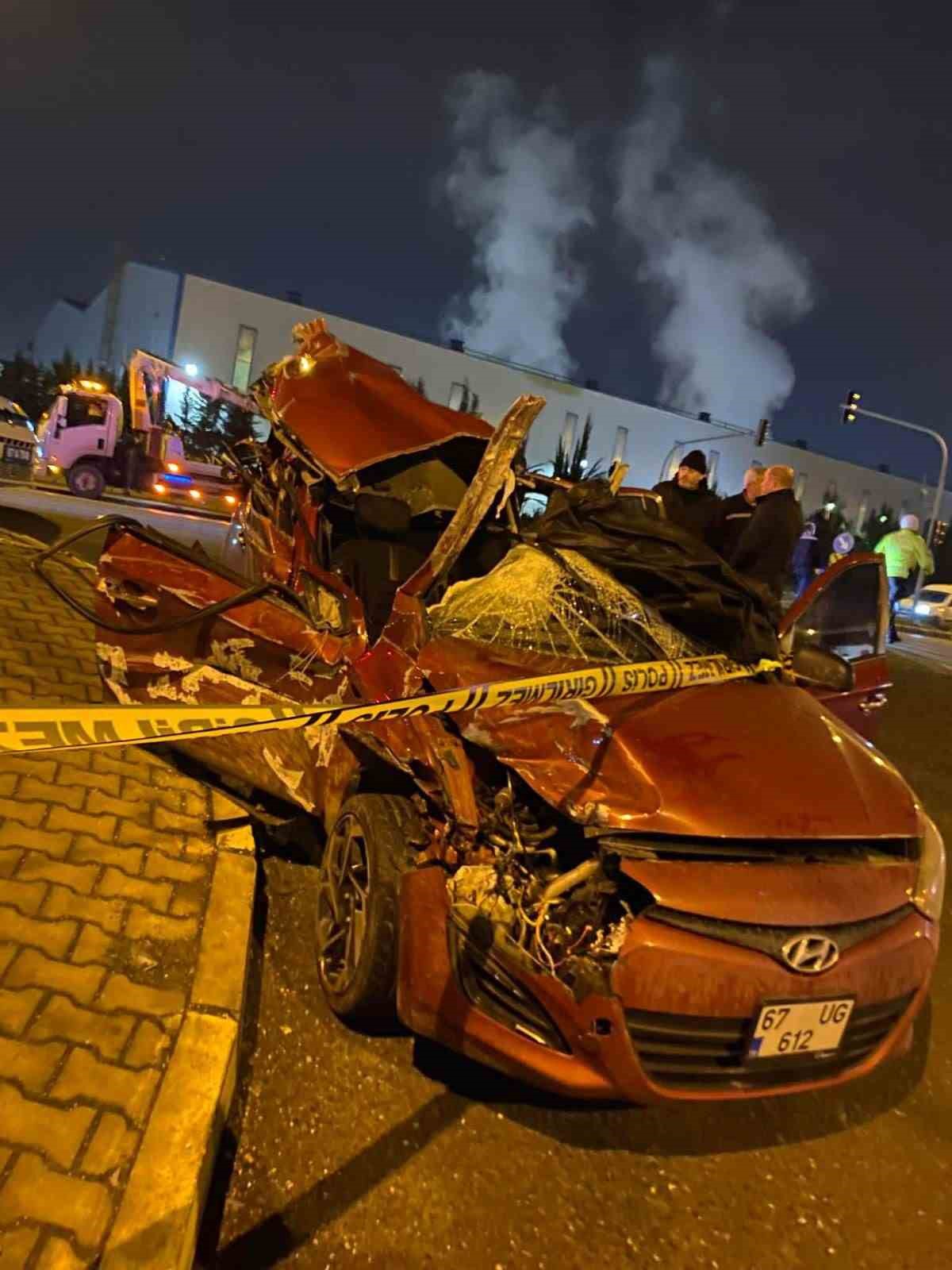 Otomobilin tıra ok gibi saplandığı kaza güvenlik kamerasında
Otomobilin tıra ok gibi saplandığı kaza güvenlik kamerasında