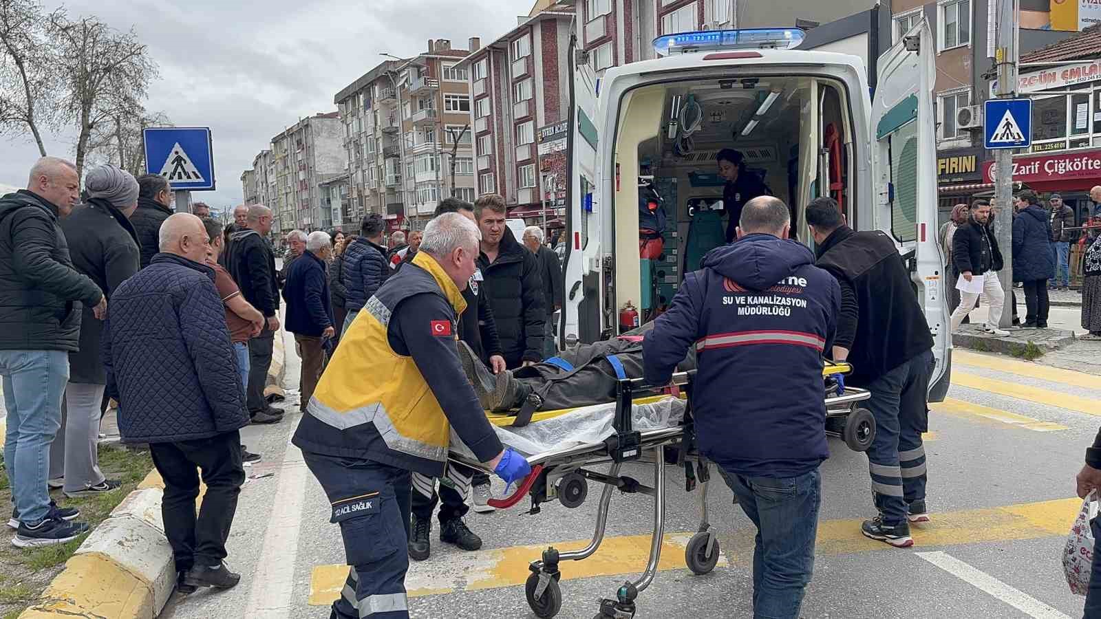 Otomobilin yayaya çarptığı kaza kamerada
