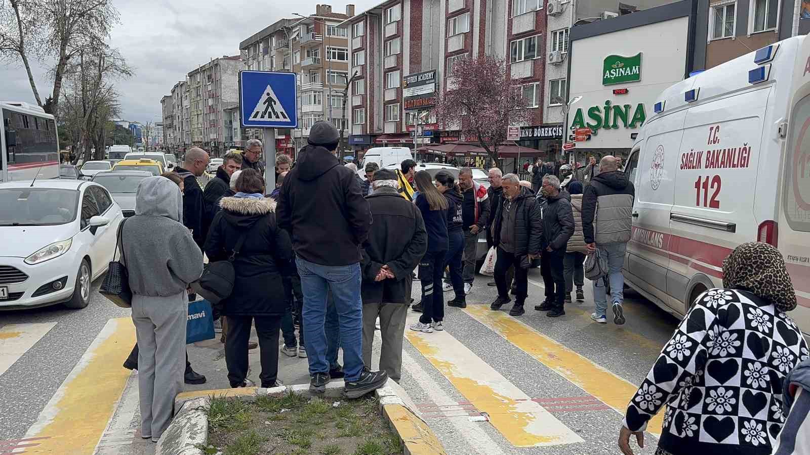 Otomobilin yayaya çarptığı kaza kamerada
