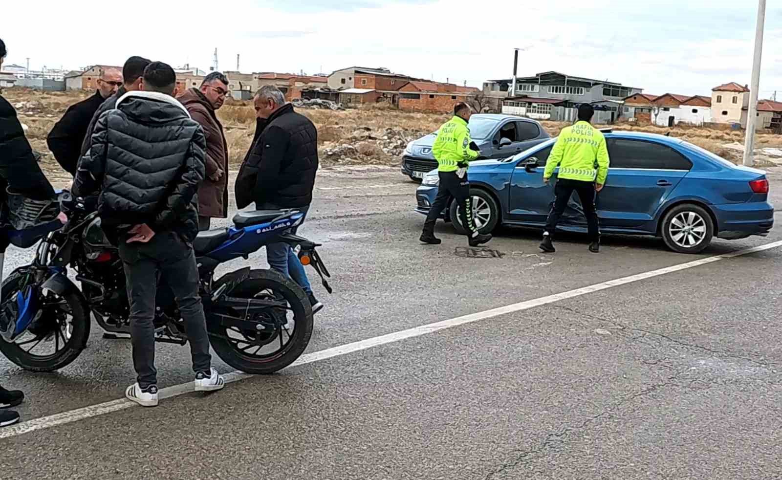 Otomobille çarpışan motosikletin 16 yaşındaki sürücüsü ağır yaralandı
