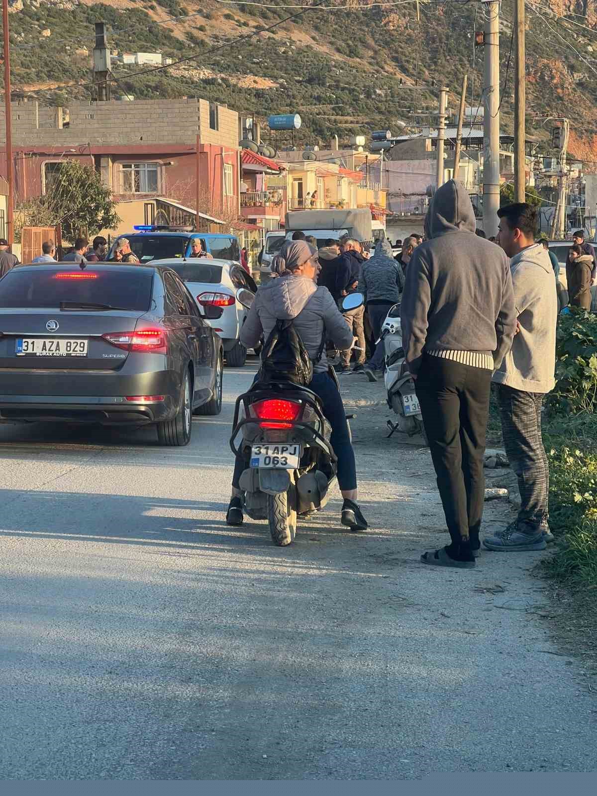 Otomobille çarpışan motosikletli ağır yaralandı

