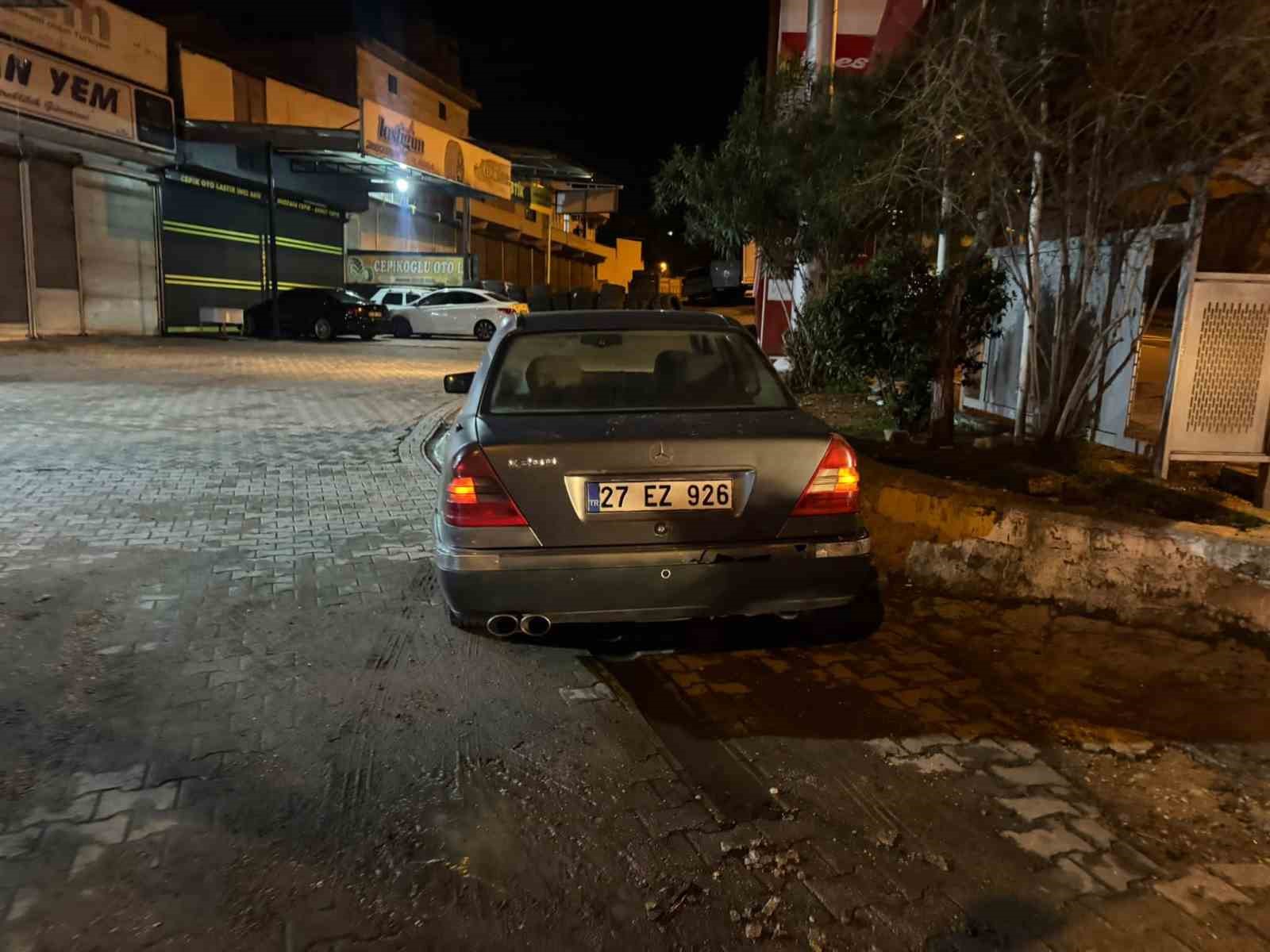 Otomobille çarpışan motosikletteki çift yaralandı

