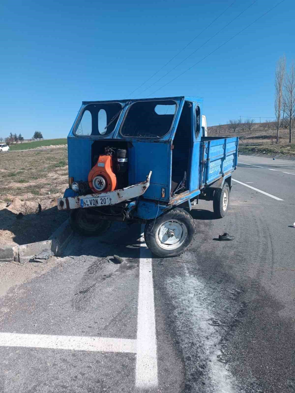 Otomobille patpat çarpıştı: 2 yaralı
