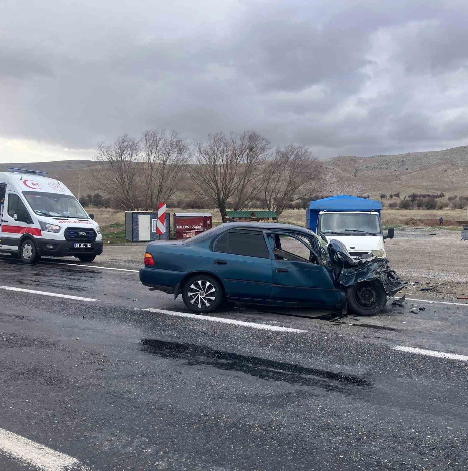 Otomobillerin çarpıştığı kazada sürücülerden biri yaralandı
