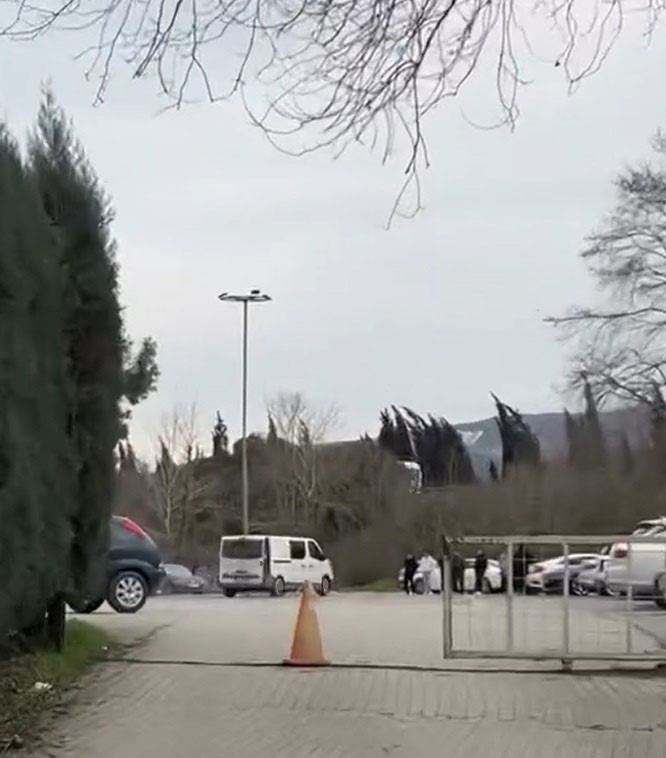 Otoparkta drift atan sürücüye 58 bin TL para cezası kesildi
Otoparkta drift atan sürücüye 58 bin TL para cezası kesildi