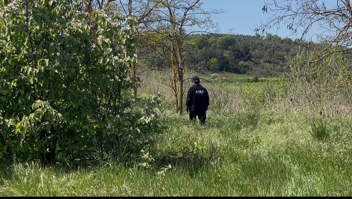 "Otoyola 5 yaşında çocuk bırakıldı" ihbarı ekipleri alarma geçirdi
