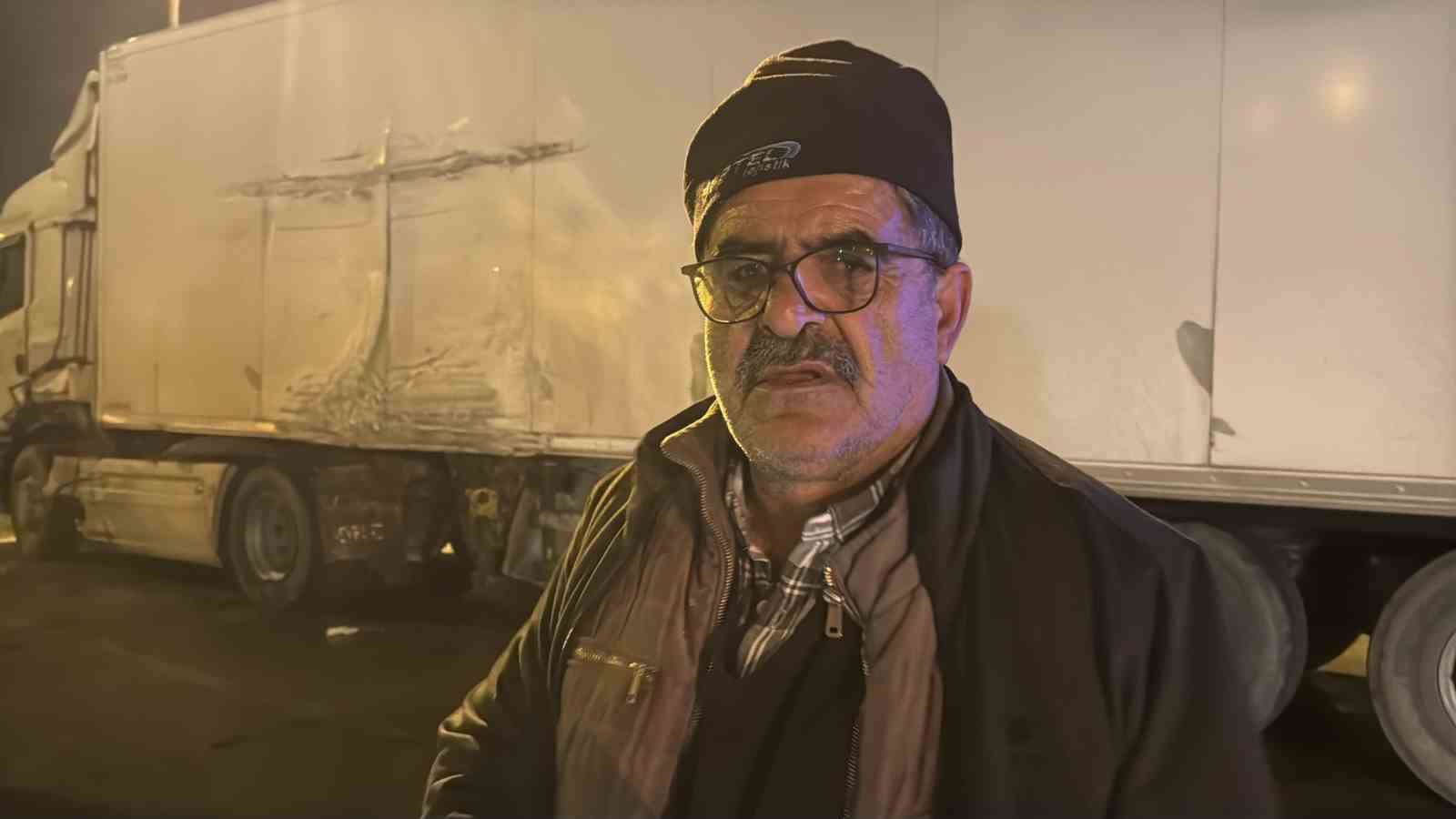 Otoyoldaki feci kazada tır sürücüsü yaşananları anlattı: "Gelen vurdu, giden vurdu"
Otoyoldaki feci kazada tır sürücüsü yaşananları anlattı: "Gelen vurdu, giden vurdu"