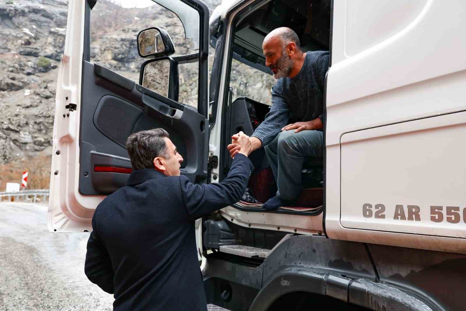 Ovacık yolunda tehlikeli virajlar genişletiliyor
