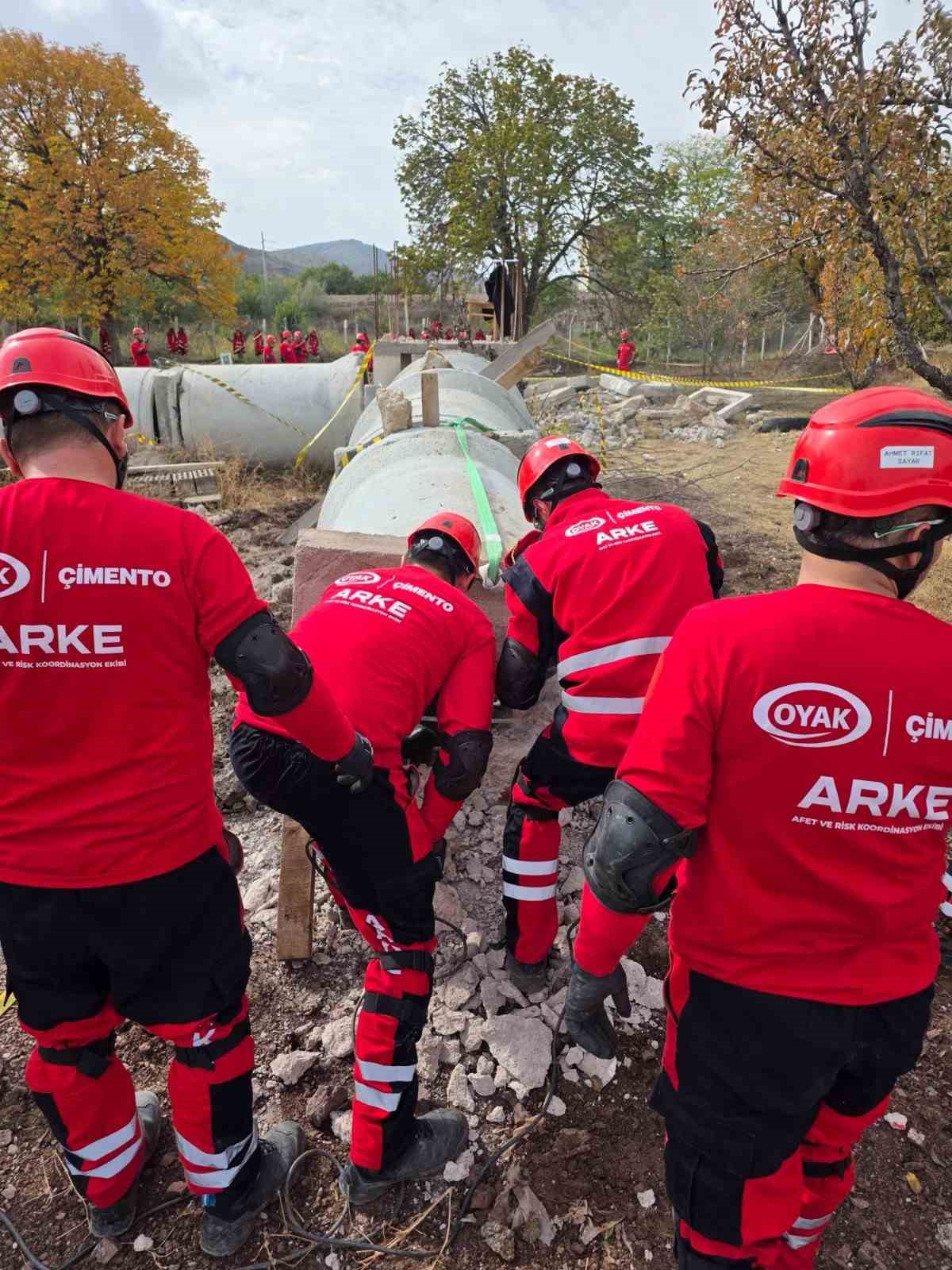 OYAK Çimento ARKE Arama ve Kurtarma Ekibi kuruldu
OYAK Çimento ARKE Arama ve Kurtarma Ekibi kuruldu