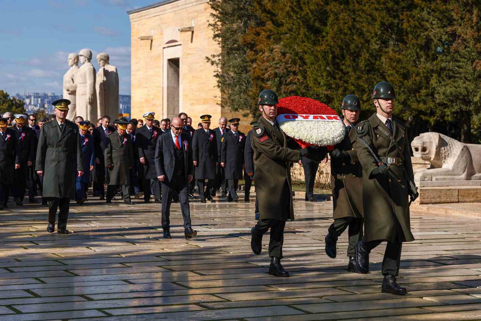 OYAK’tan 65’inci kuruluş yıl dönümünde Anıtkabir’e ziyaret
