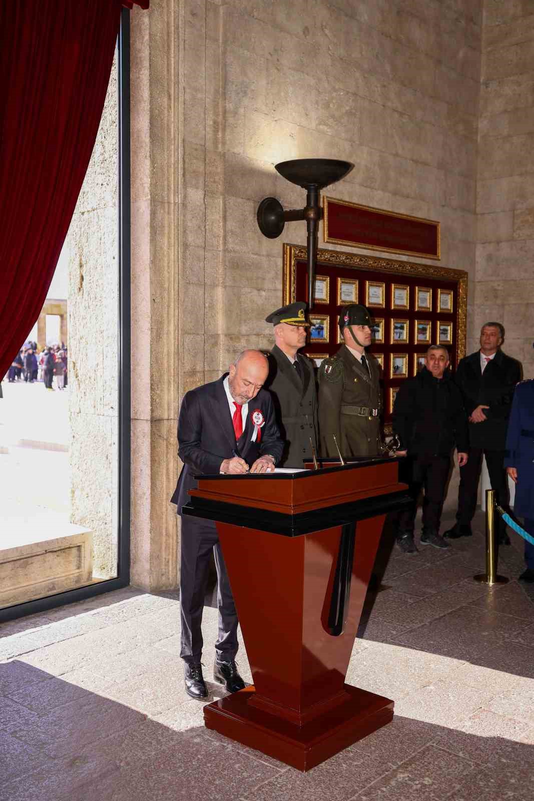 OYAK’tan 65’inci kuruluş yıl dönümünde Anıtkabir’e ziyaret
