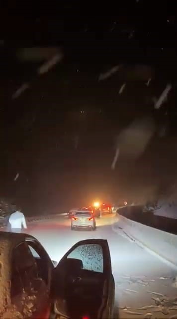 Oylat Kaplıcaları’nda 20 araç yolda mahsur kaldı
