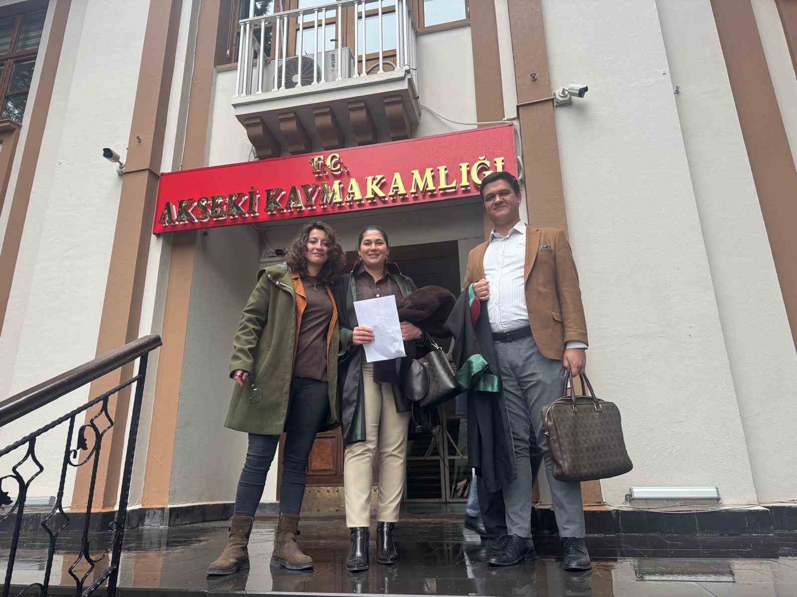 Oyuncu Metin Akpınar’ın biyolojik kızı Duygu Nebioğlu: "20 yıldır verdiğim mücadelede ne kadar haklı olduğumu bugün gördüm"
Oyuncu Metin Akpınar’ın biyolojik kızı Duygu Nebioğlu: "20 yıldır verdiğim mücadelede ne kadar haklı olduğumu bugün gördüm"