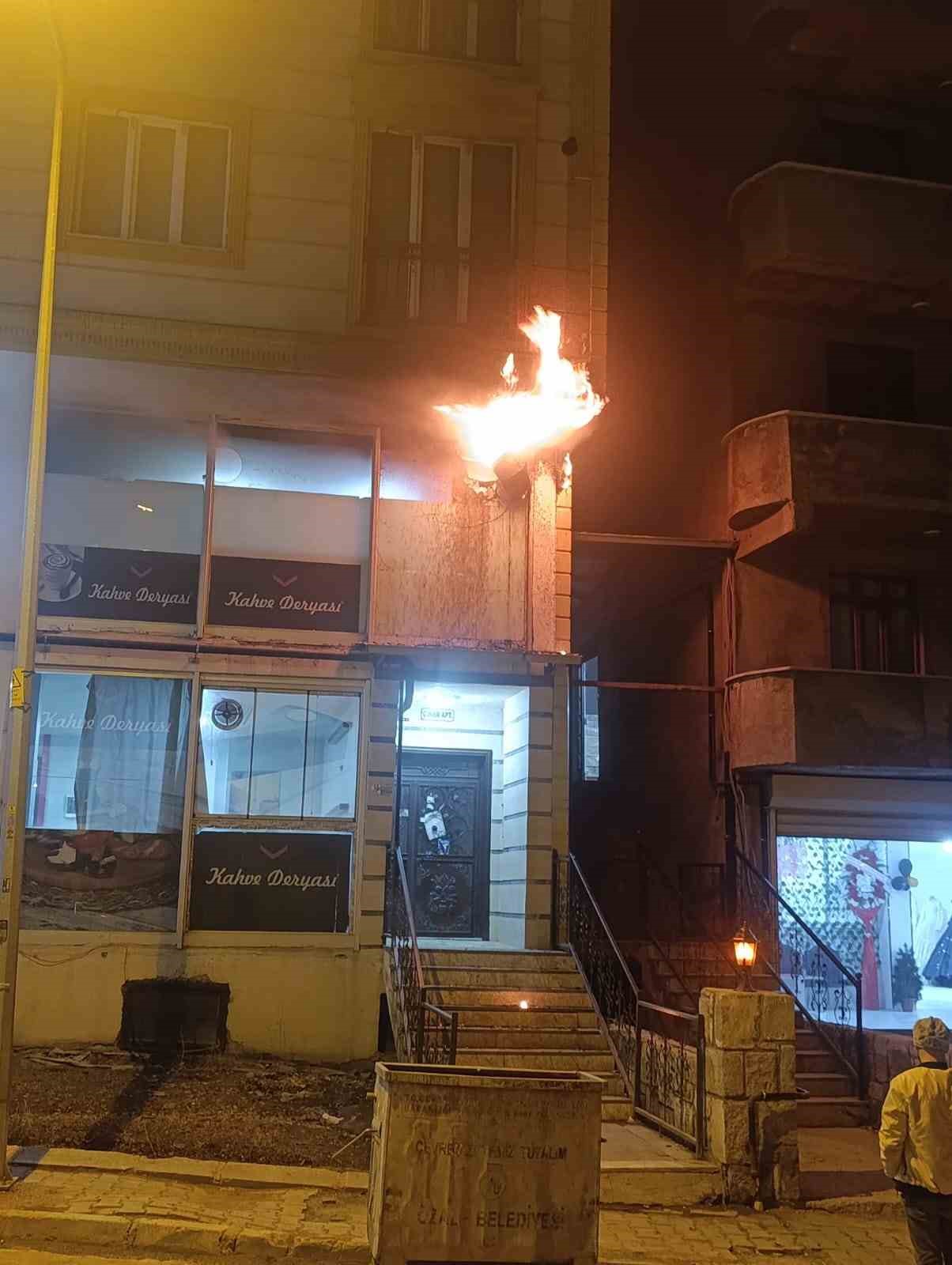 Özalp’ta iş yeri yangını
