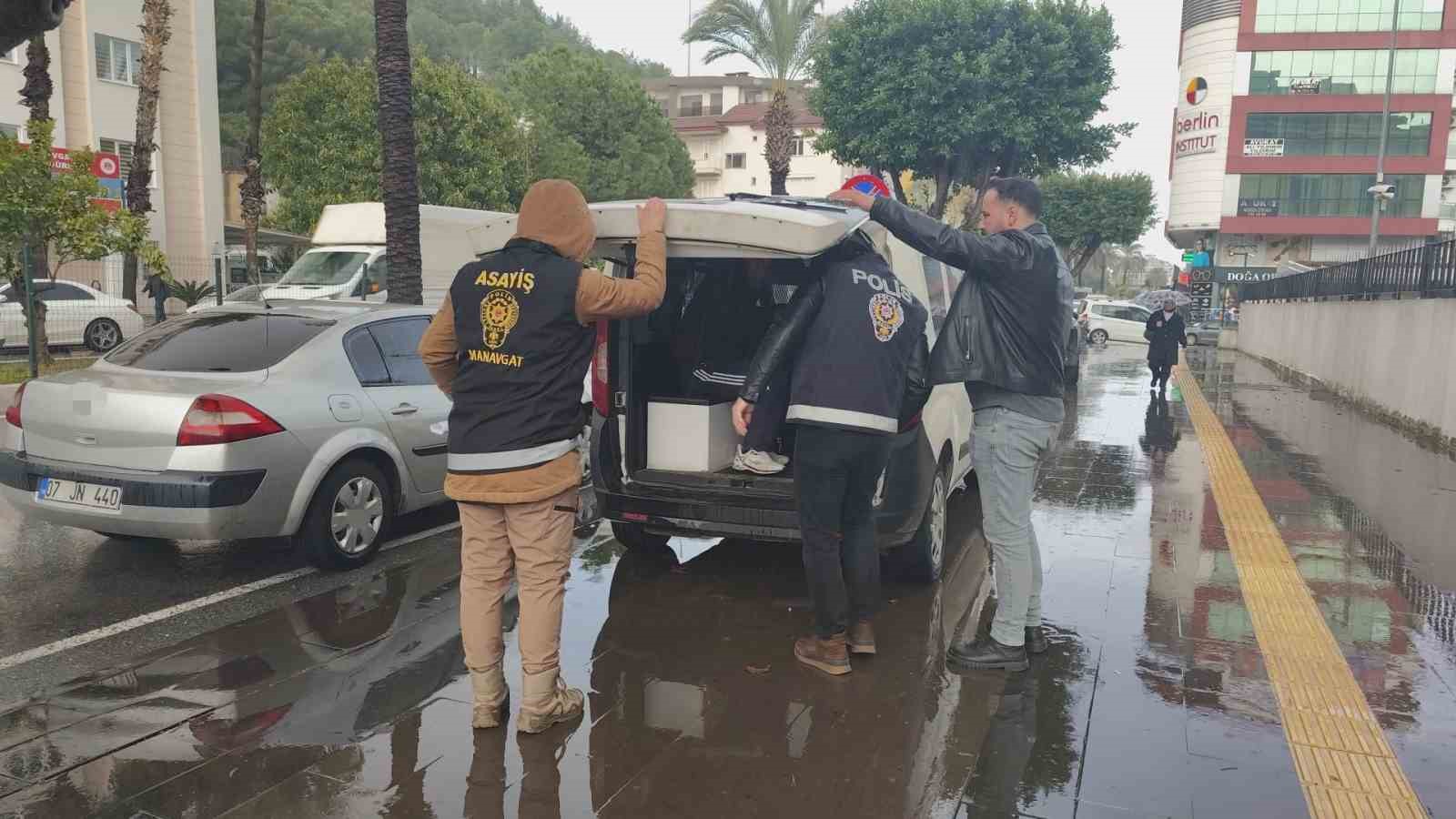 Özbek kadınları fuhuşa zorlayan 2 kişi tutuklandı
